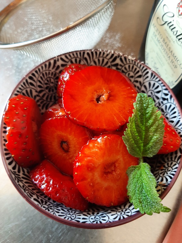 Erdbeeren mit Balsamico - KULINAVI