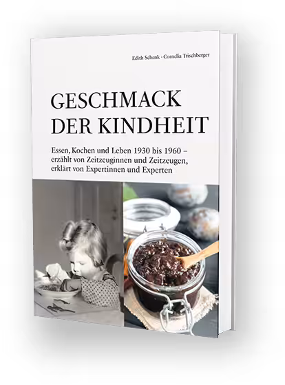 Buchcover „Geschmack der Kindheit“ mit historischem Kinderfoto und Glas Zwetschgenmus – Erinnerungen an Essen, Kochen und Leben zwischen 1930 und 1960. Edith Schenk . Cornelia Trischberger